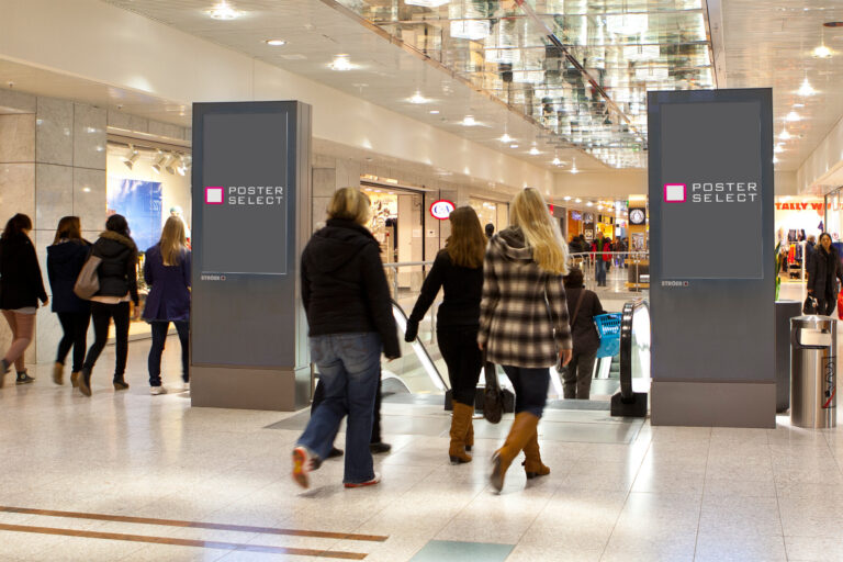 Digitaler Werbescreen in einem Einkaufszentrum